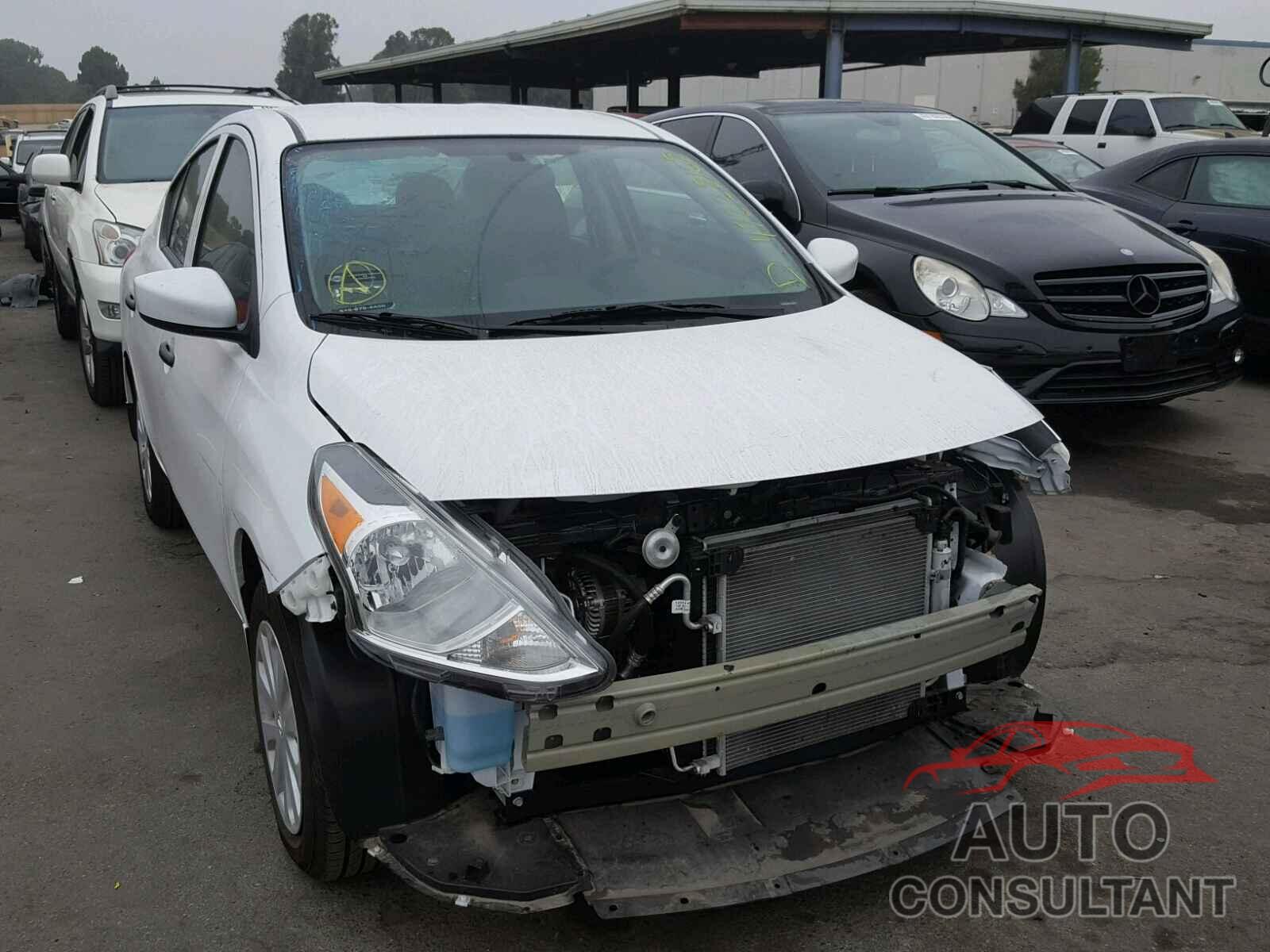 NISSAN VERSA 2017 - 3N1CN7AP5HL885574