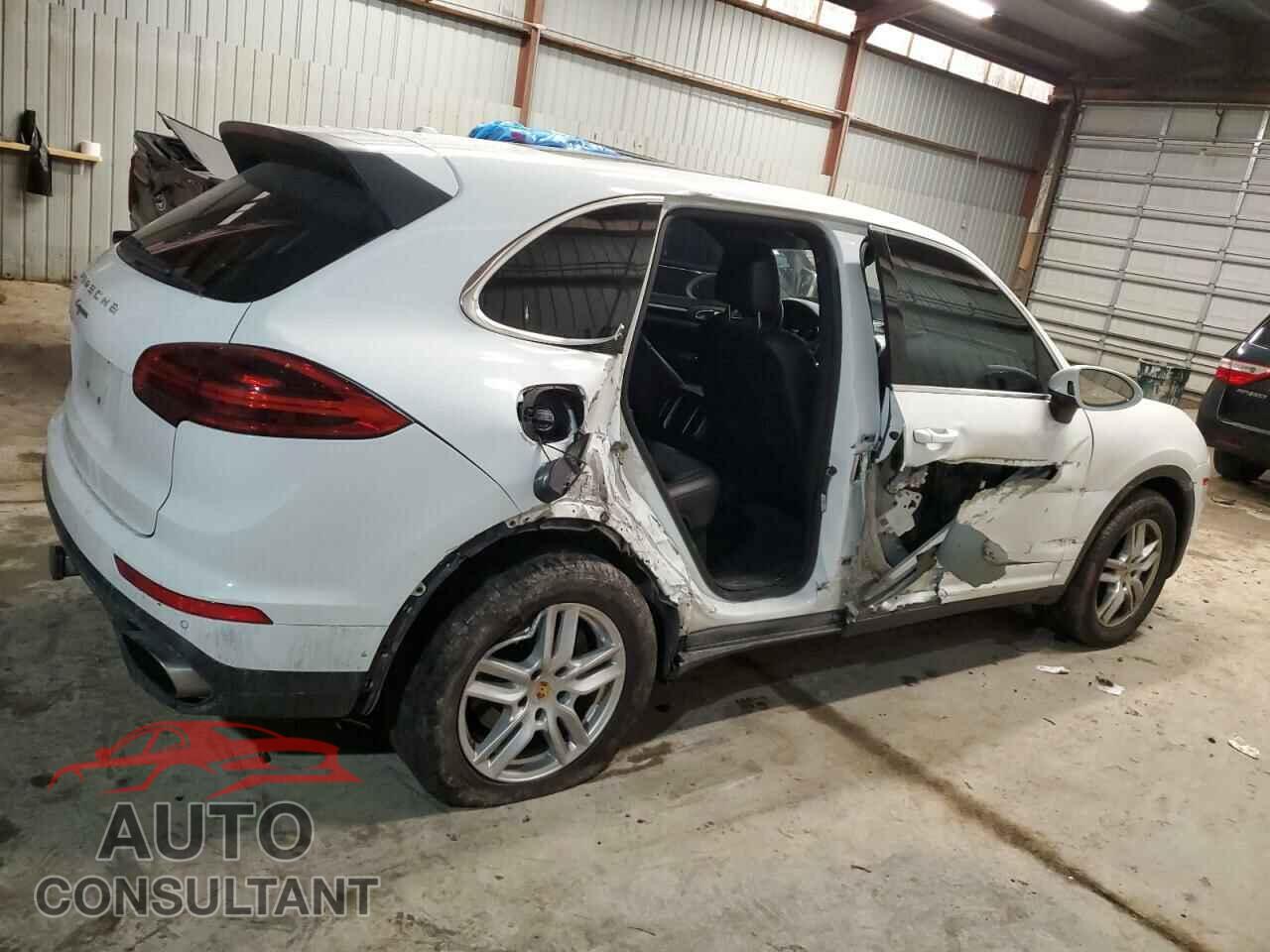PORSCHE CAYENNE 2016 - WP1AA2A27GKA12155
