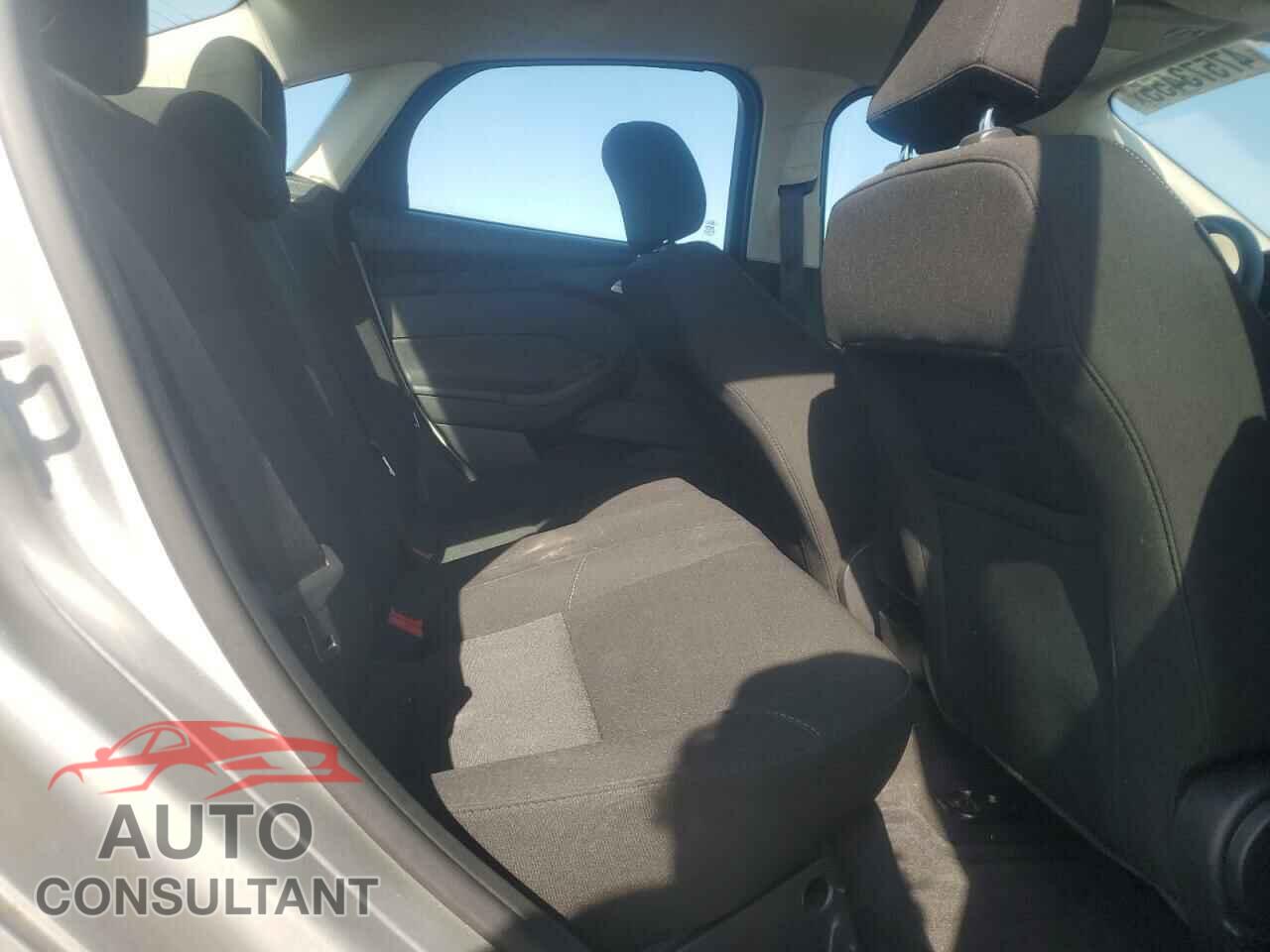 FORD FOCUS 2017 - 1FADP3F21HL309029