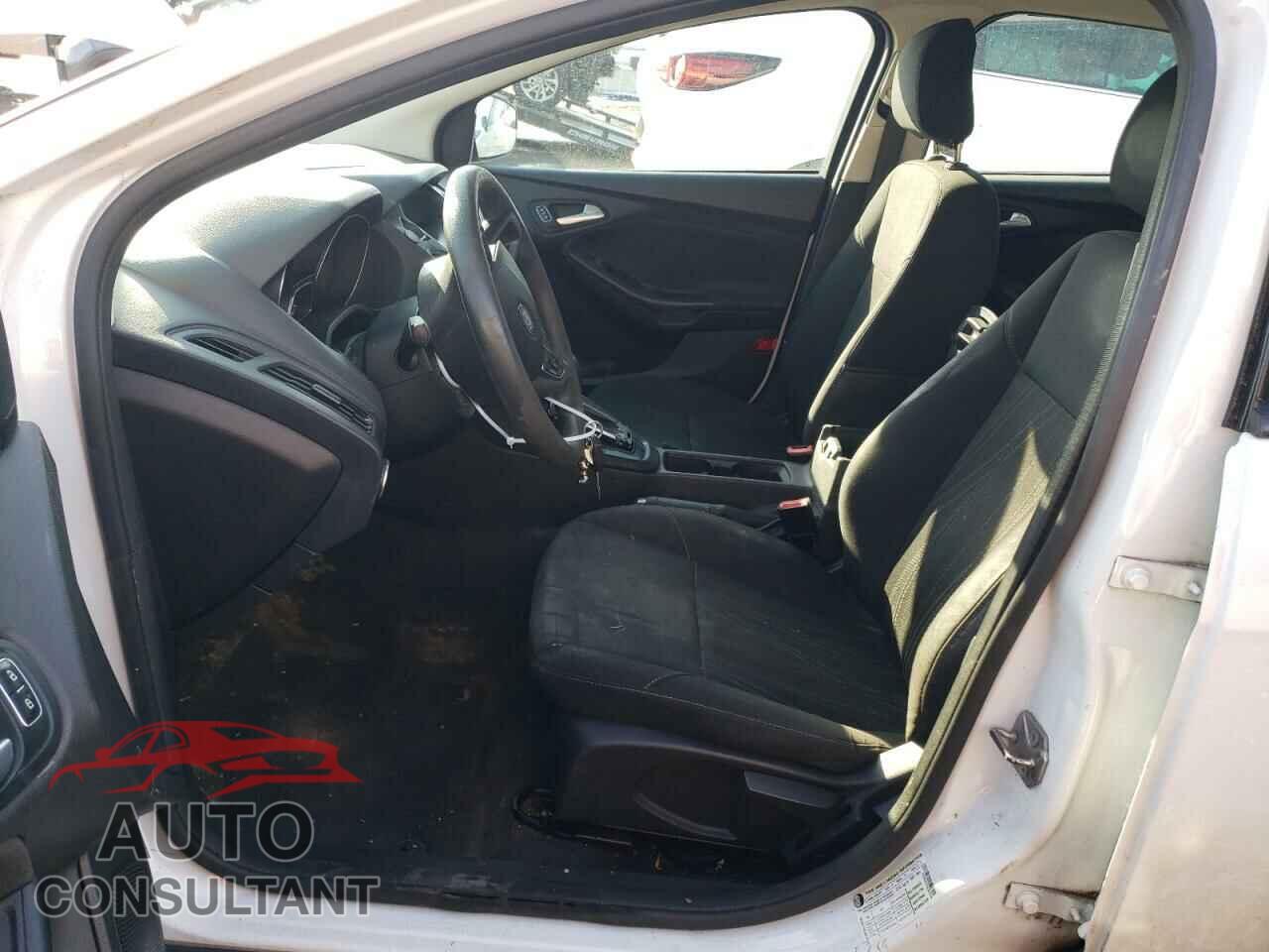 FORD FOCUS 2018 - 1FADP3F2XJL266946