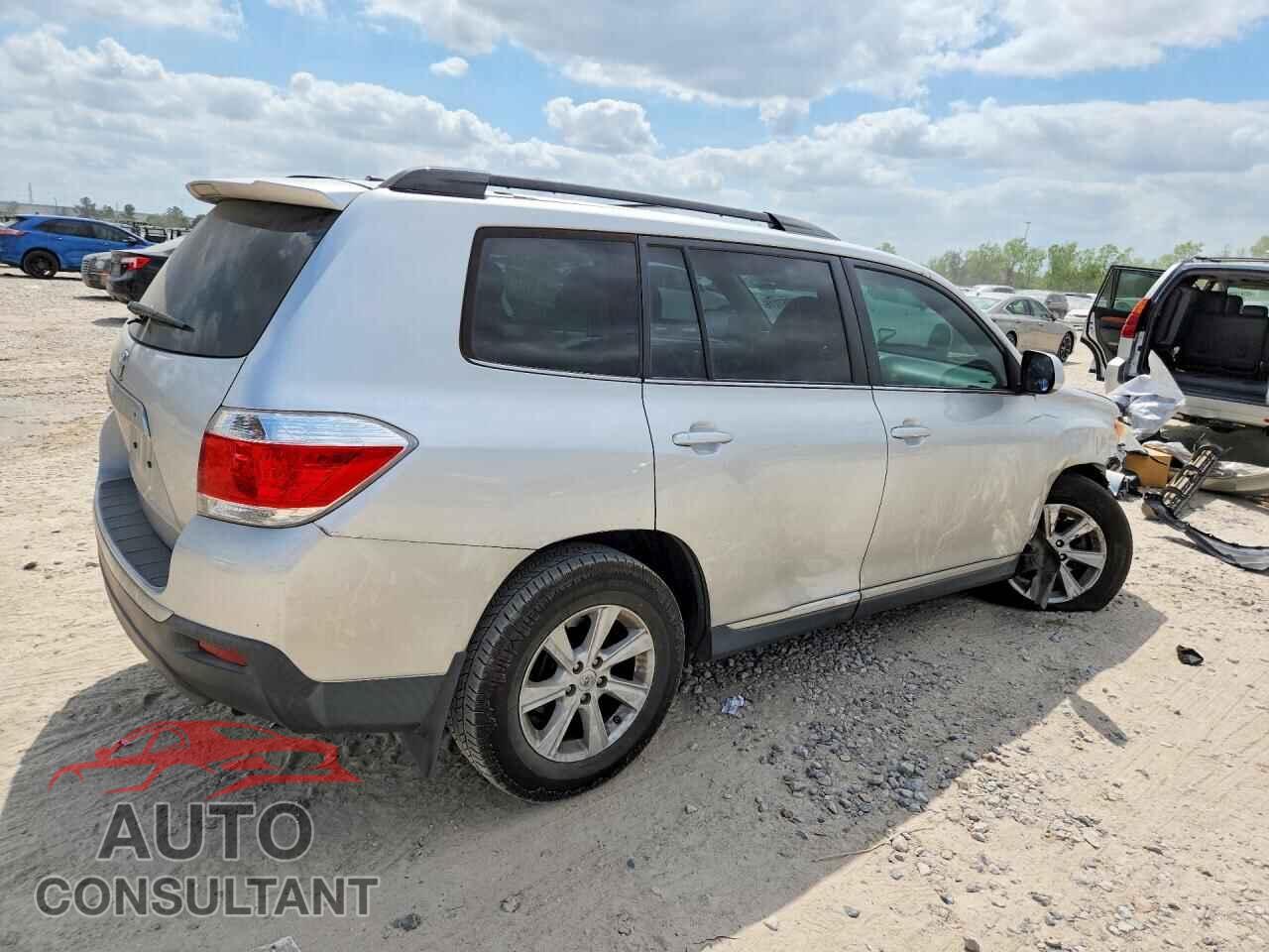 TOYOTA HIGHLANDER 2013 - 5TDZK3EH8DS137949