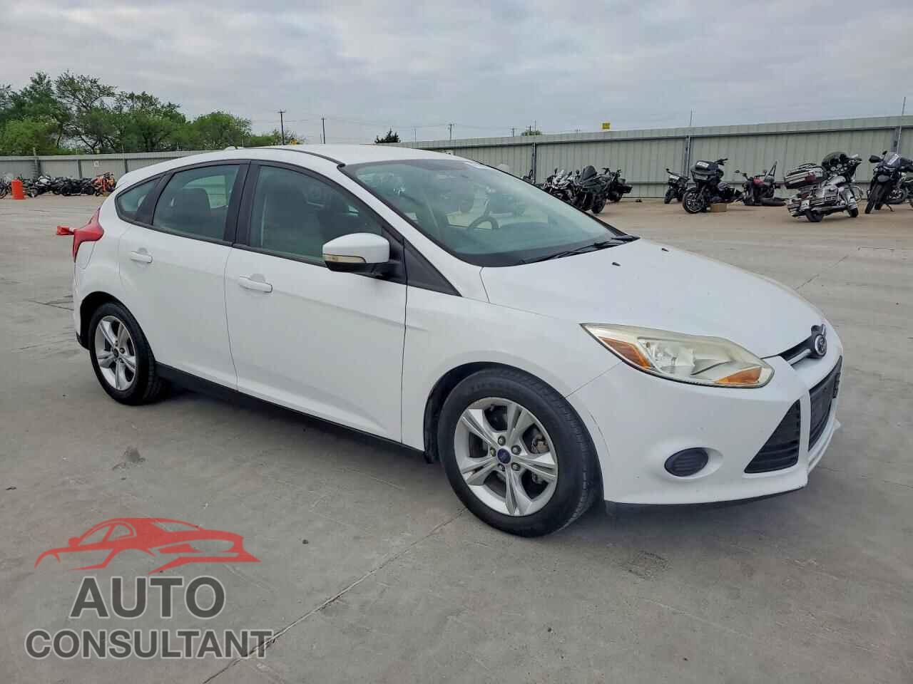 FORD FOCUS 2014 - 1FADP3K2XEL392445