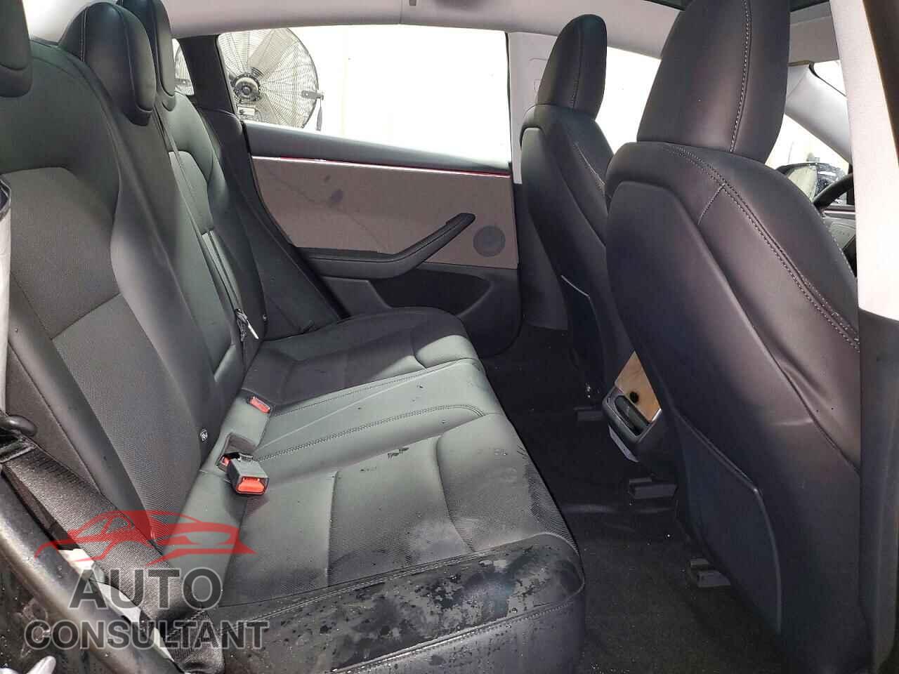 TESLA MODEL 3 2024 - 5YJ3E1EA0RF725067