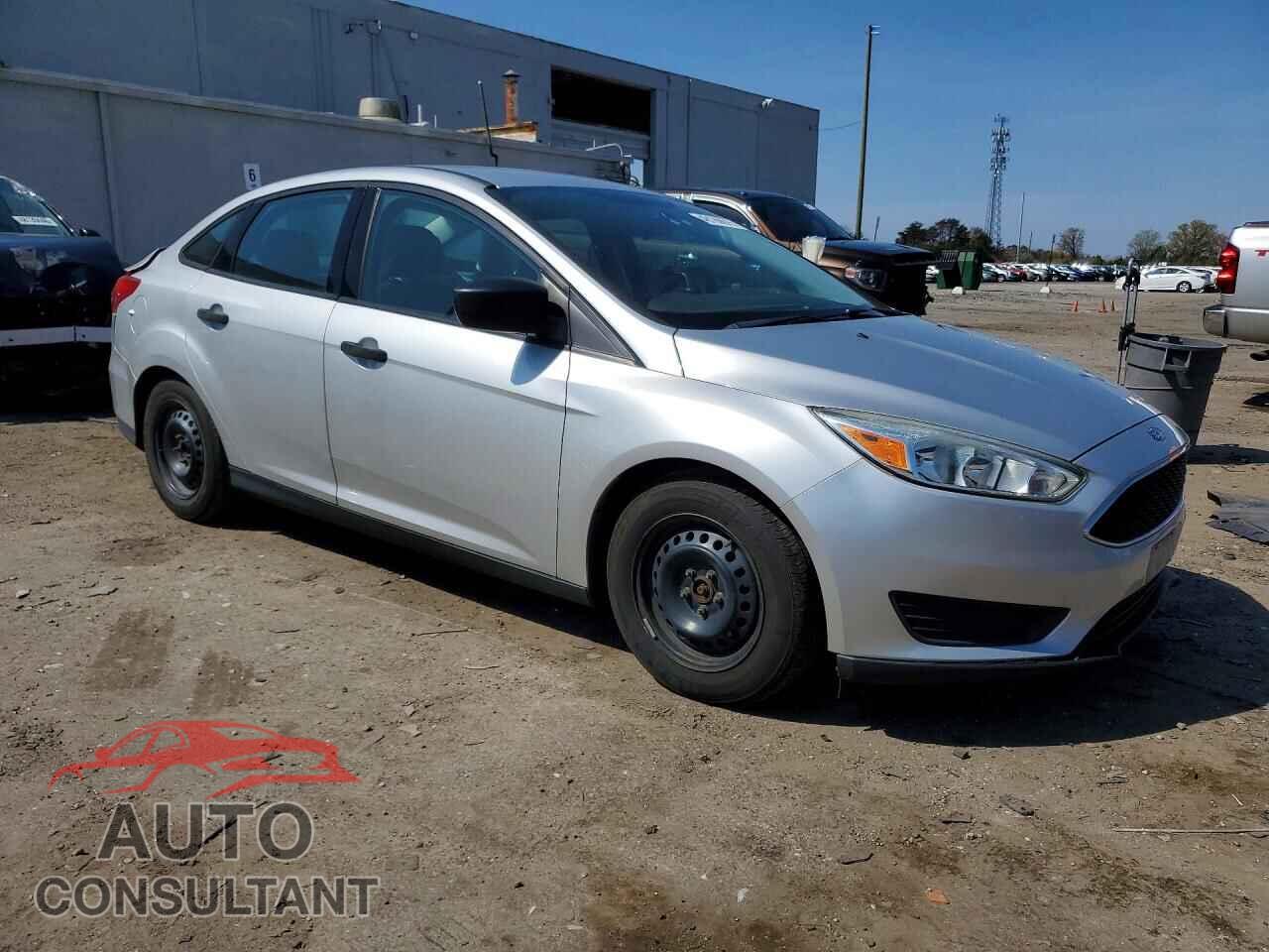 FORD FOCUS 2015 - 1FADP3E24FL366288