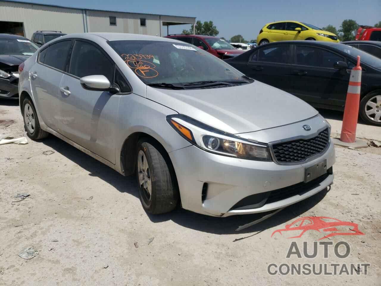 KIA FORTE 2018 - 3KPFK4A73JE223939