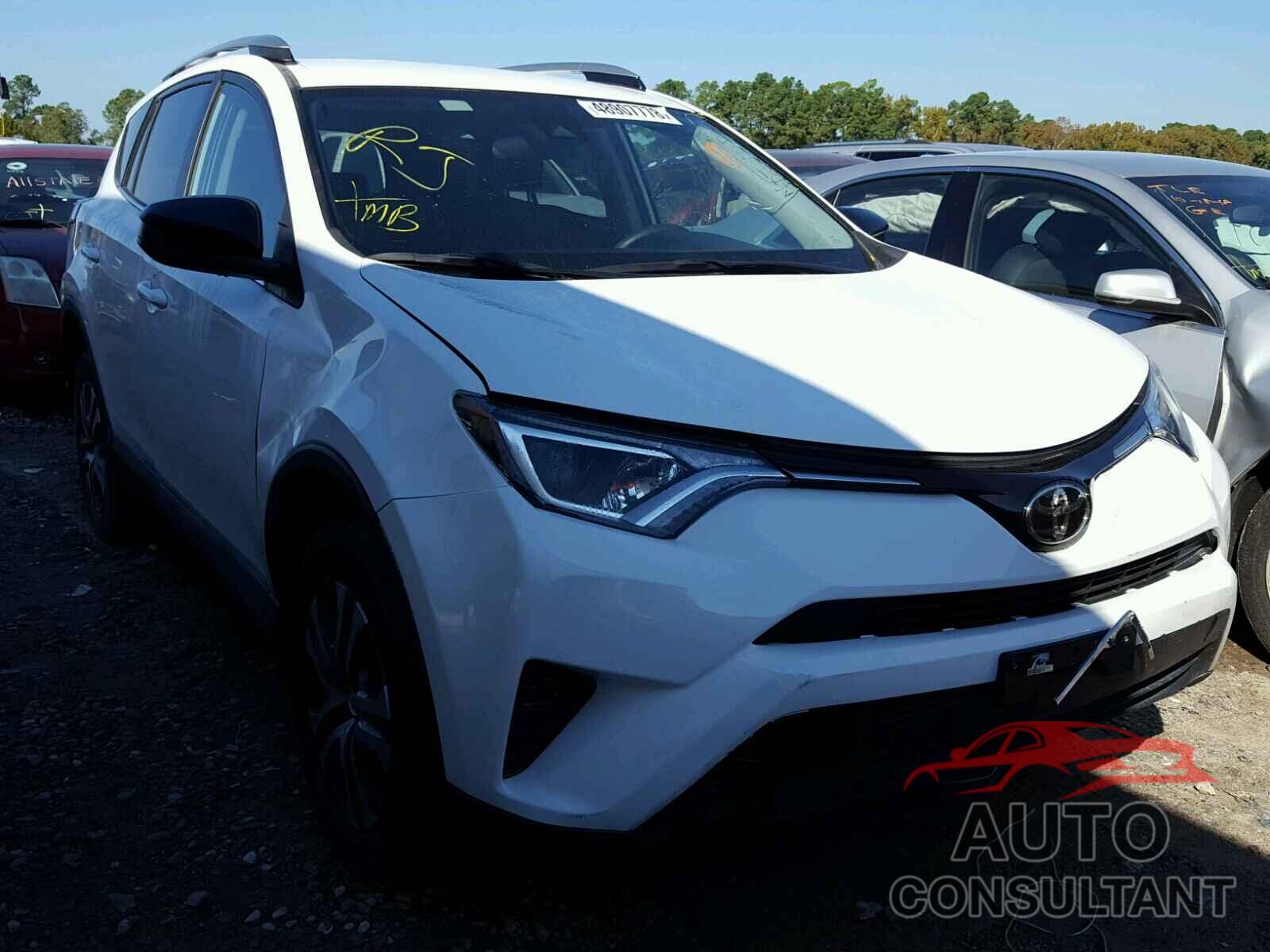 TOYOTA RAV4 LE 2018 - 2T3ZFREV3JW446655