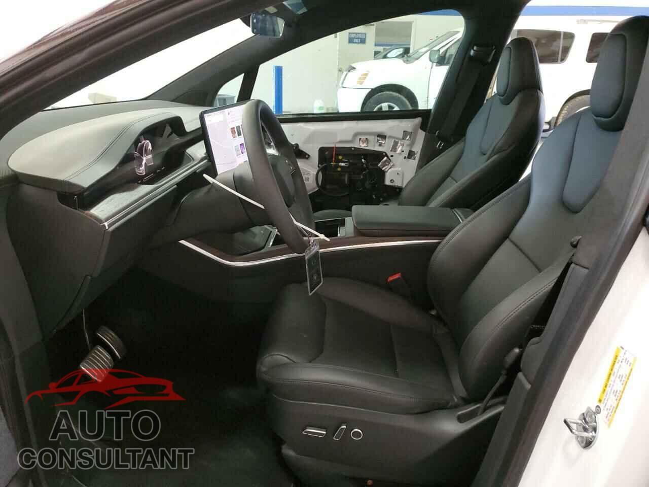 TESLA MODEL X 2023 - 7SAXCBE52PF408066