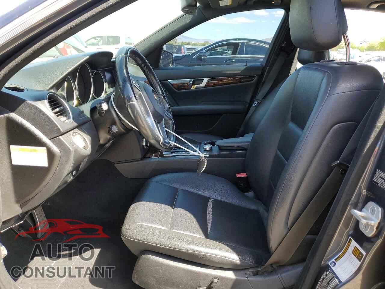 MERCEDES-BENZ C-CLASS 2013 - WDDGF4HB6DA872411