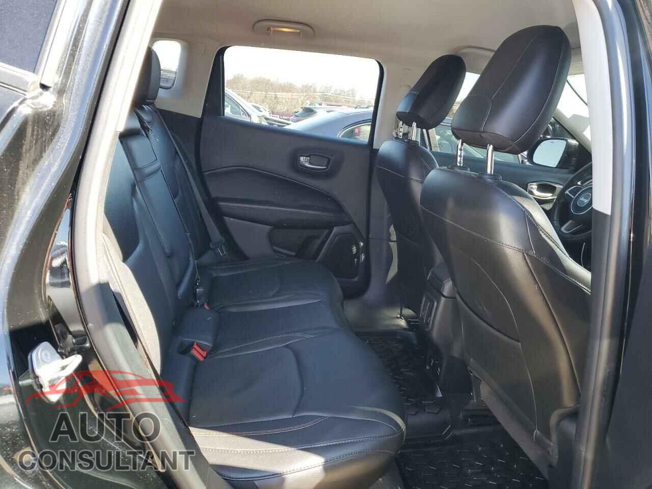 JEEP COMPASS 2018 - 3C4NJDCB7JT341102
