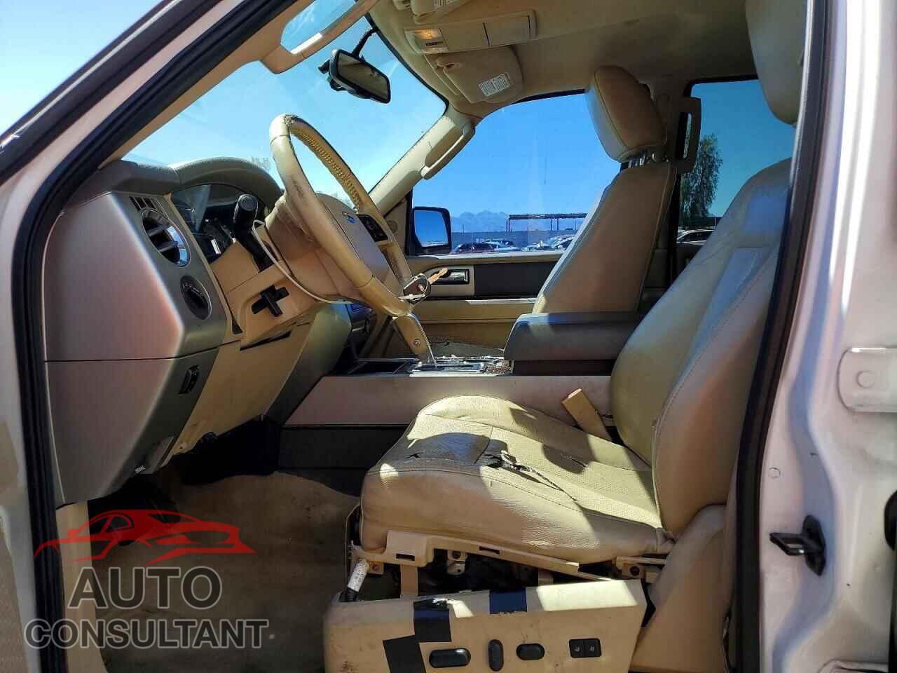 FORD EXPEDITION 2011 - 1FMJU1H55BEF05676