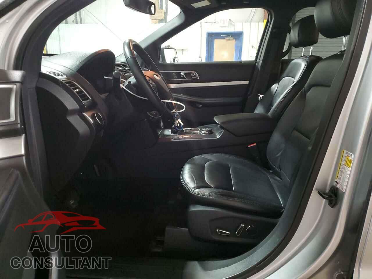 FORD EXPLORER 2017 - 1FM5K8D80HGD76033