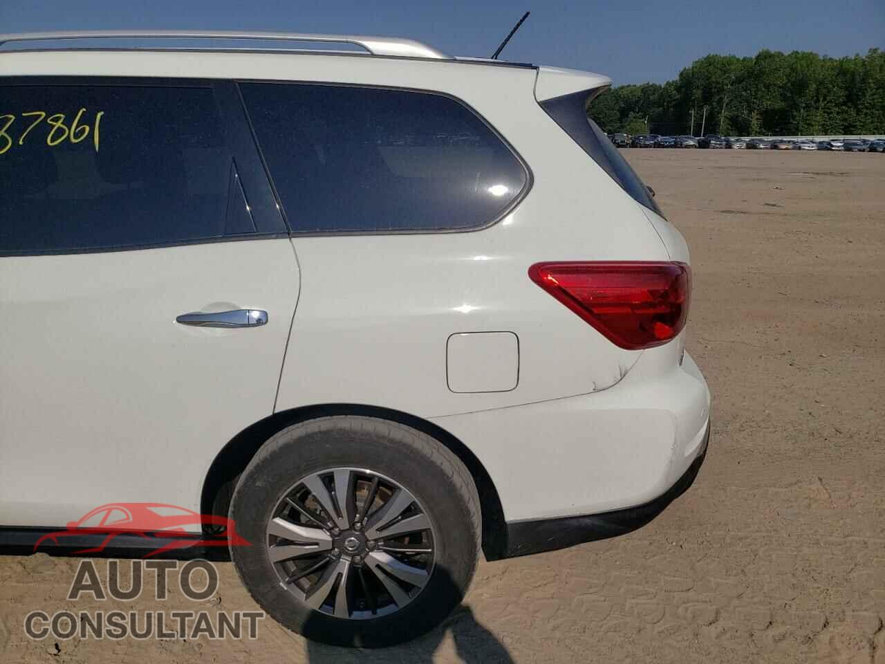 NISSAN PATHFINDER 2017 - 5N1DR2MN5HC677589