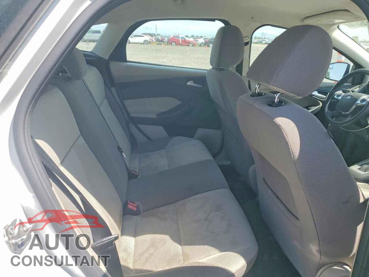 FORD FOCUS 2014 - 1FADP3K27EL271601