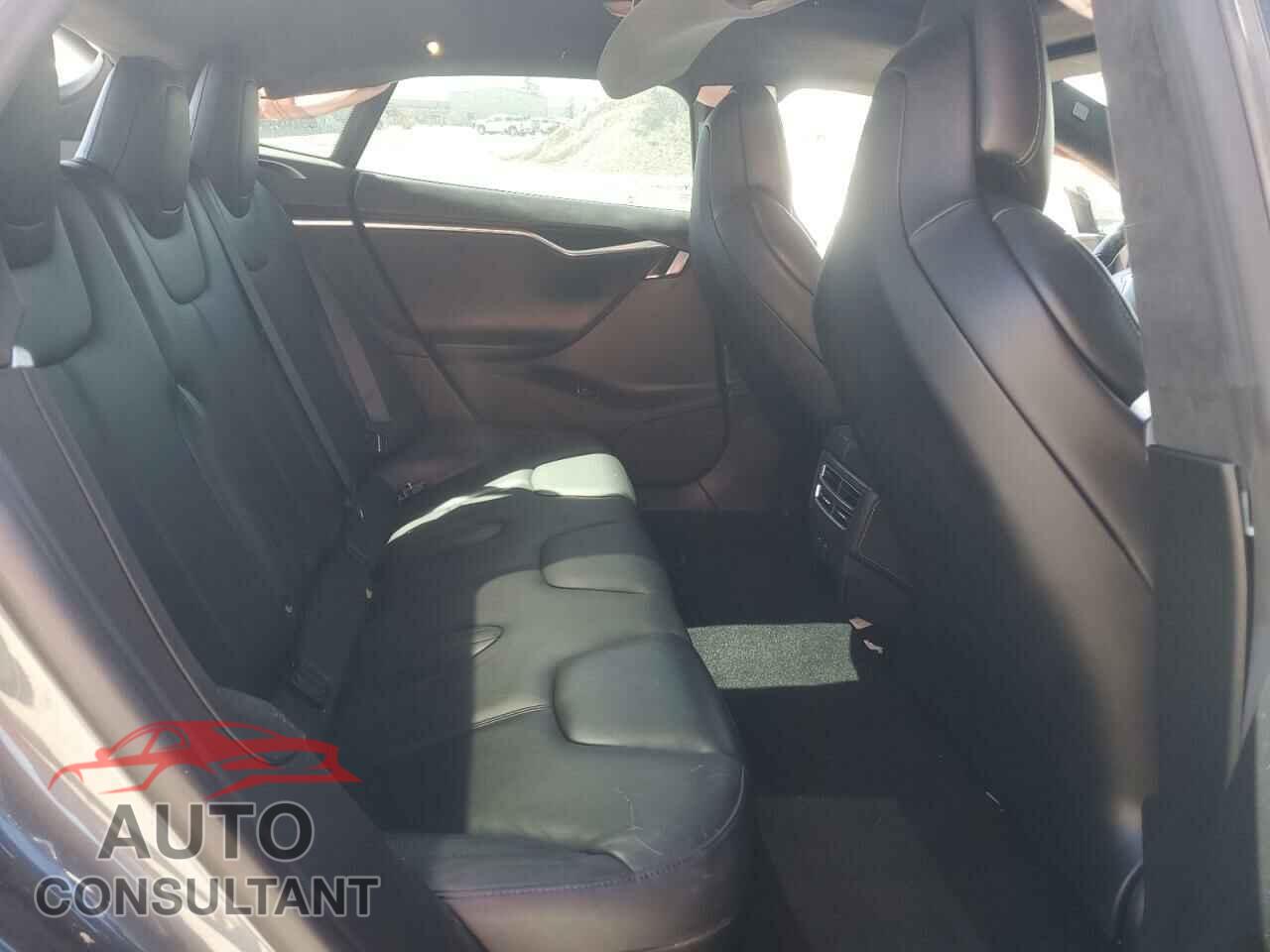 TESLA MODEL S 2017 - 5YJSA1E20HF194600