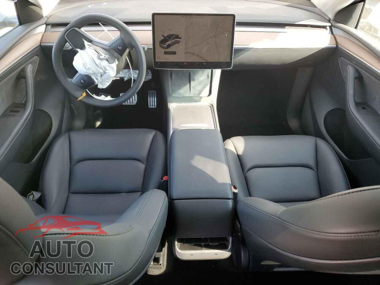 TESLA MODEL Y 2023 - 7SAYGDEF8PF715111