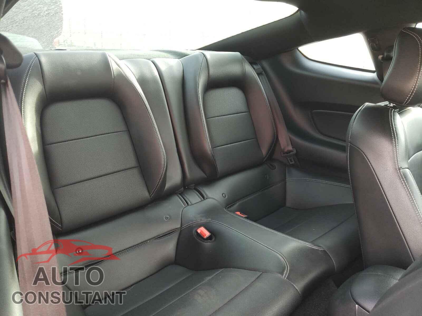 FORD MUSTANG 2018 - 1FA6P8TH3J5117636