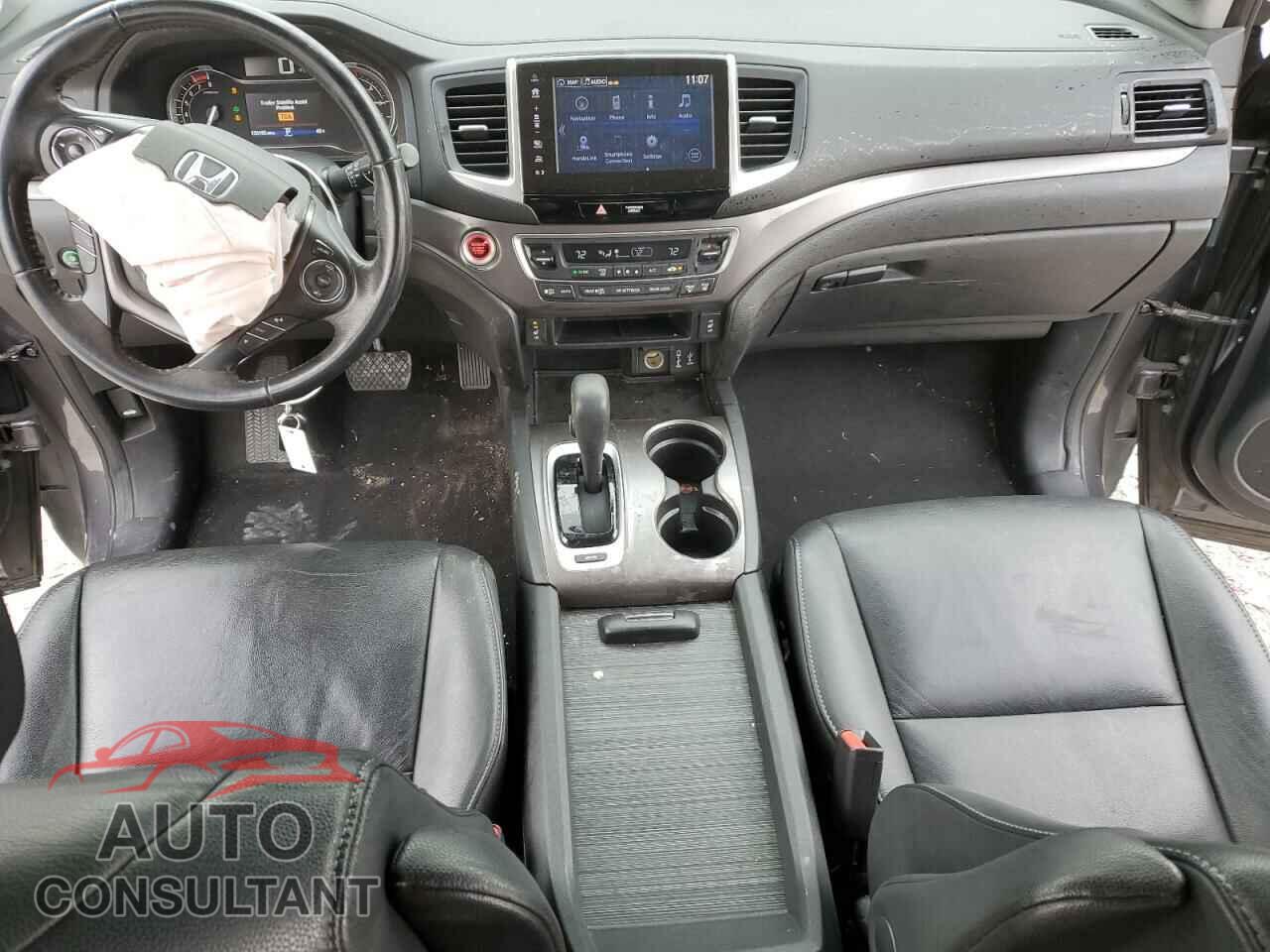 HONDA PILOT 2017 - 5FNYF5H79HB001323