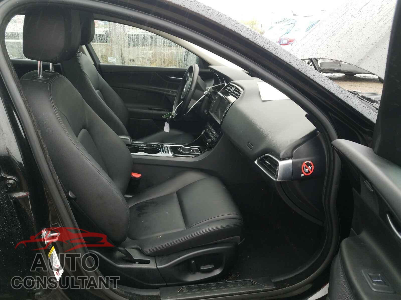 JAGUAR XE 2017 - SAJAJ4BV5HA953196