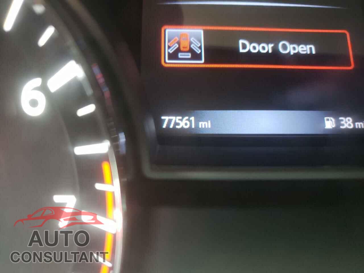 NISSAN PATHFINDER 2017 - 5N1DR2MN8HC672130