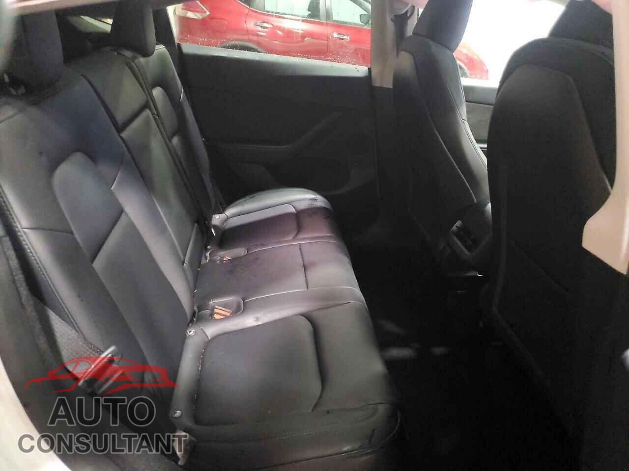 TESLA MODEL Y 2023 - 7SAYGDEE7PF837725
