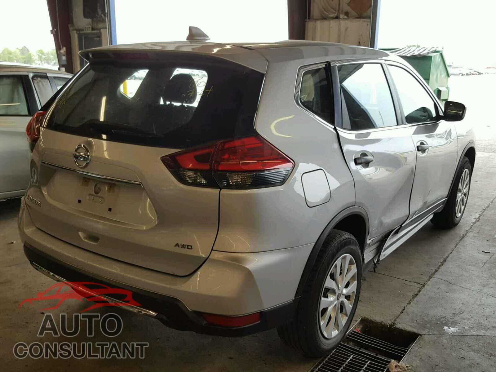 NISSAN ROGUE S 2017 - KNMAT2MV0HP555014