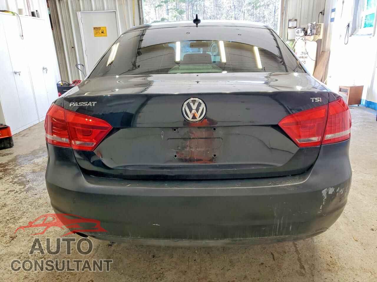 VOLKSWAGEN PASSAT 2015 - 1VWAT7A34FC114259