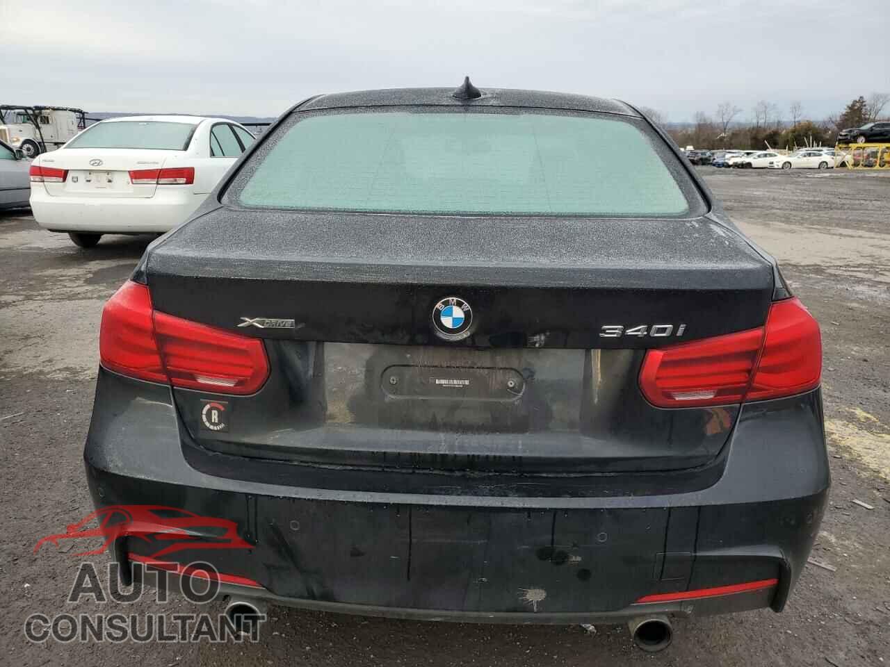BMW 3 SERIES 2017 - WBA8B7C52HK806402
