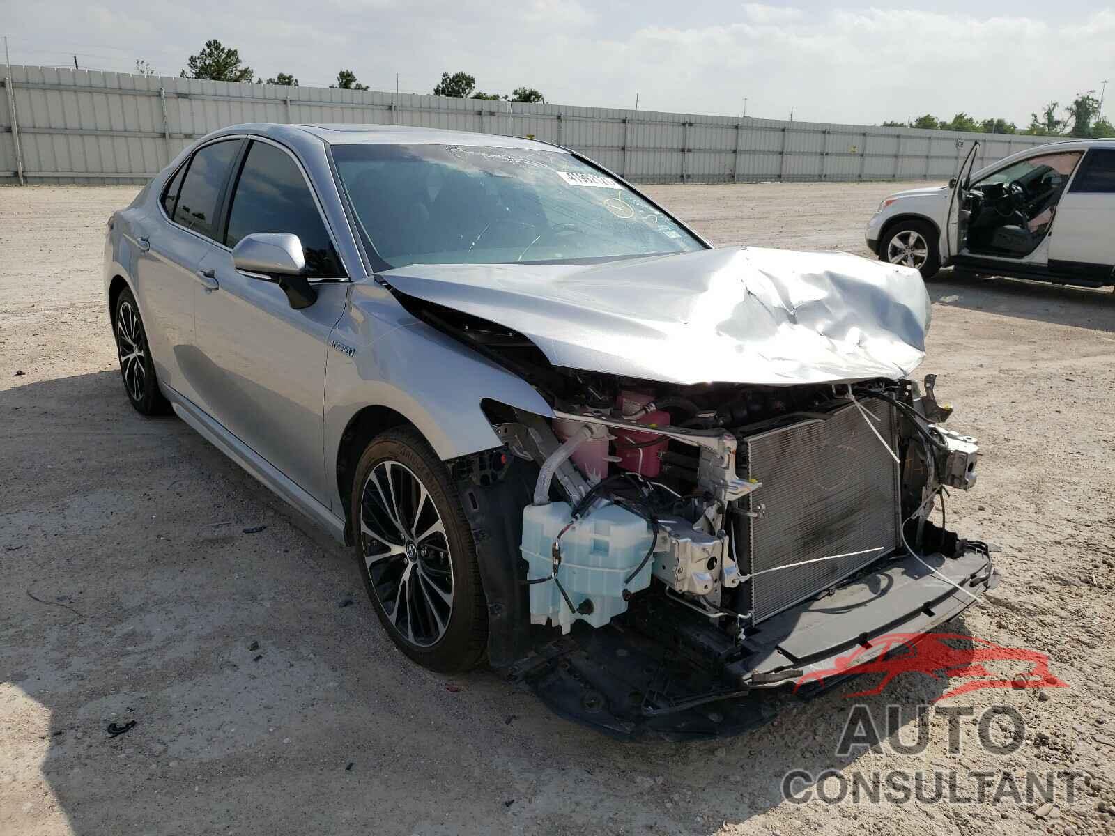 TOYOTA CAMRY 2018 - 4T1B21HK3JU002989