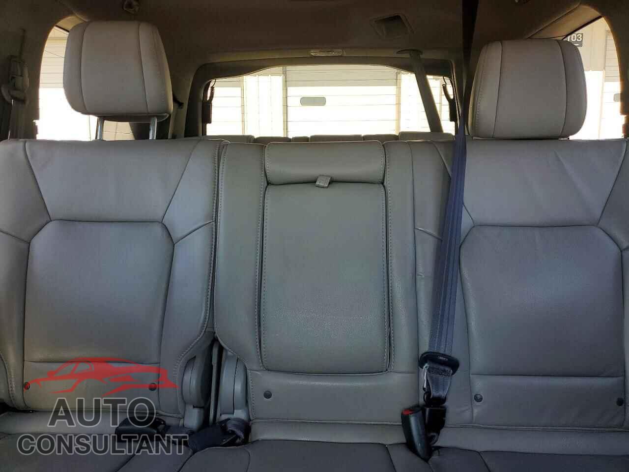 HONDA PILOT 2015 - 5FNYF4H50FB002379