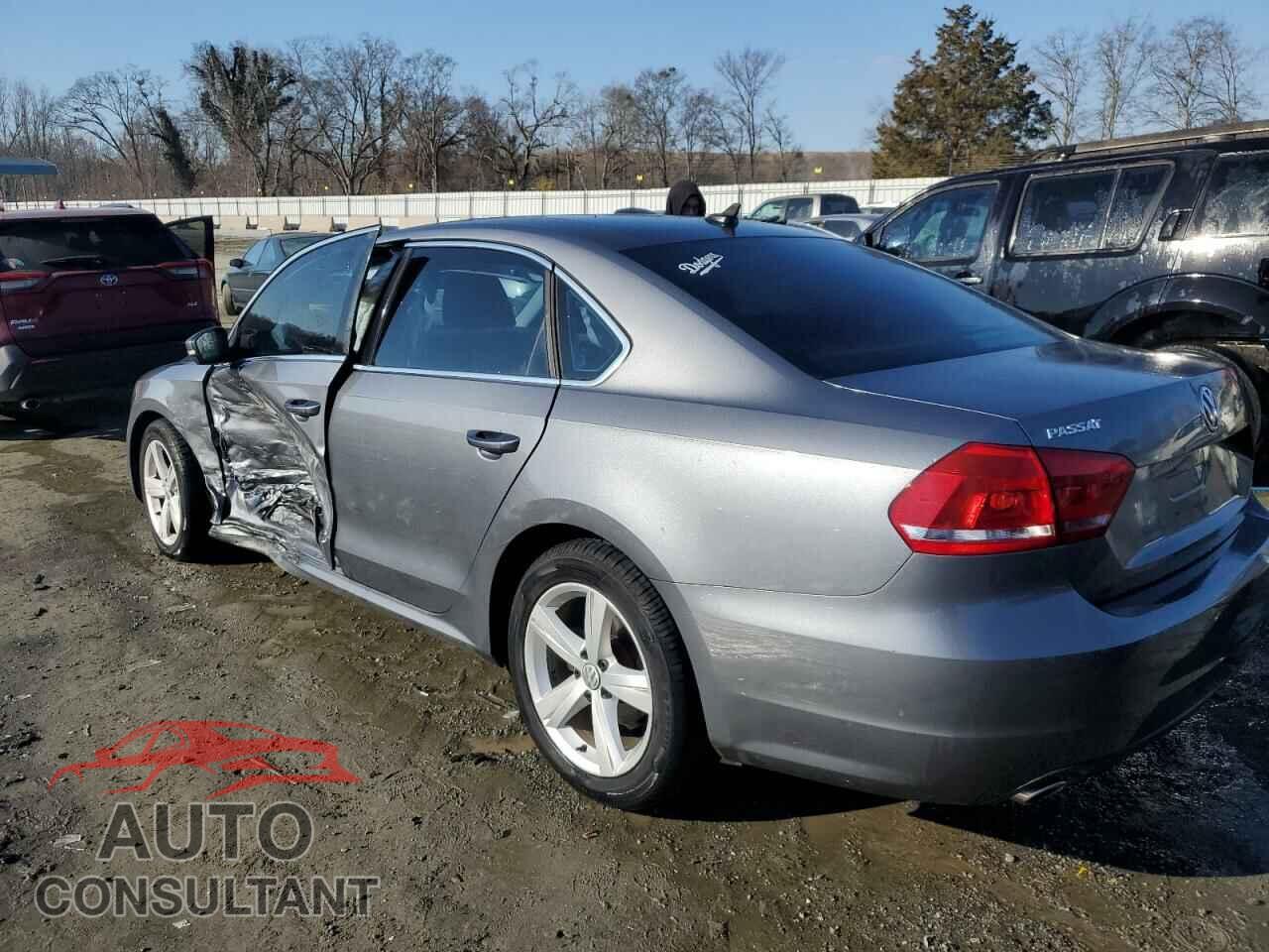 VOLKSWAGEN PASSAT 2013 - 1VWBP7A33DC103257