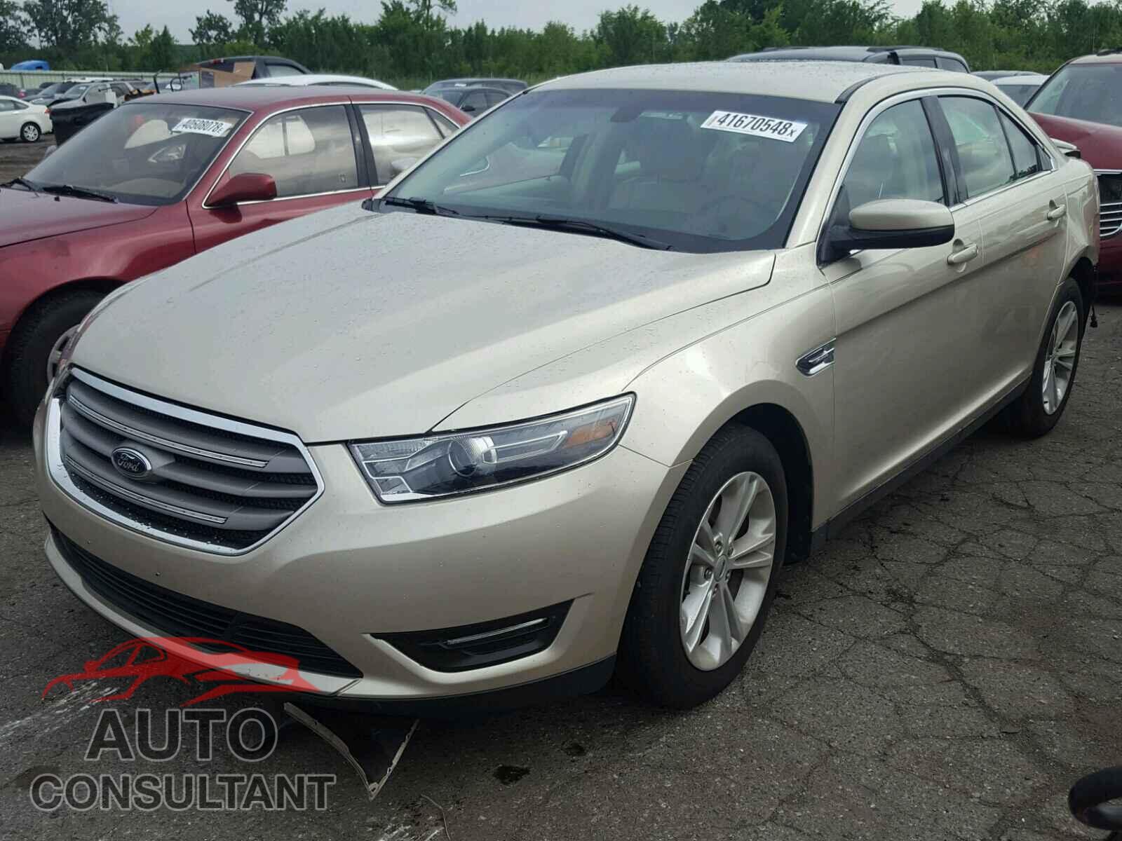 FORD TAURUS 2017 - 1FAHP2E82HG125681
