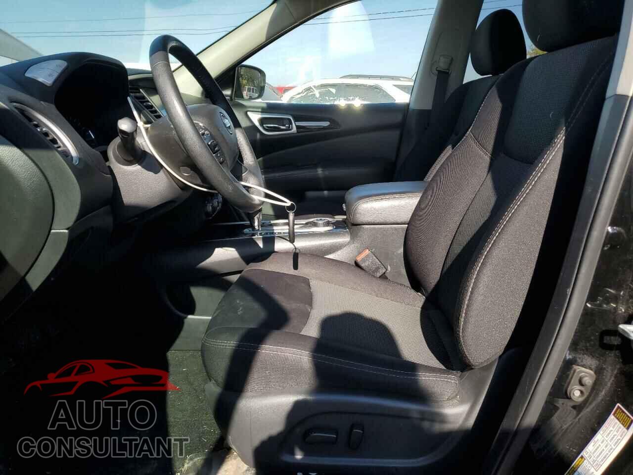 NISSAN PATHFINDER 2019 - 5N1DR2MM5KC639715