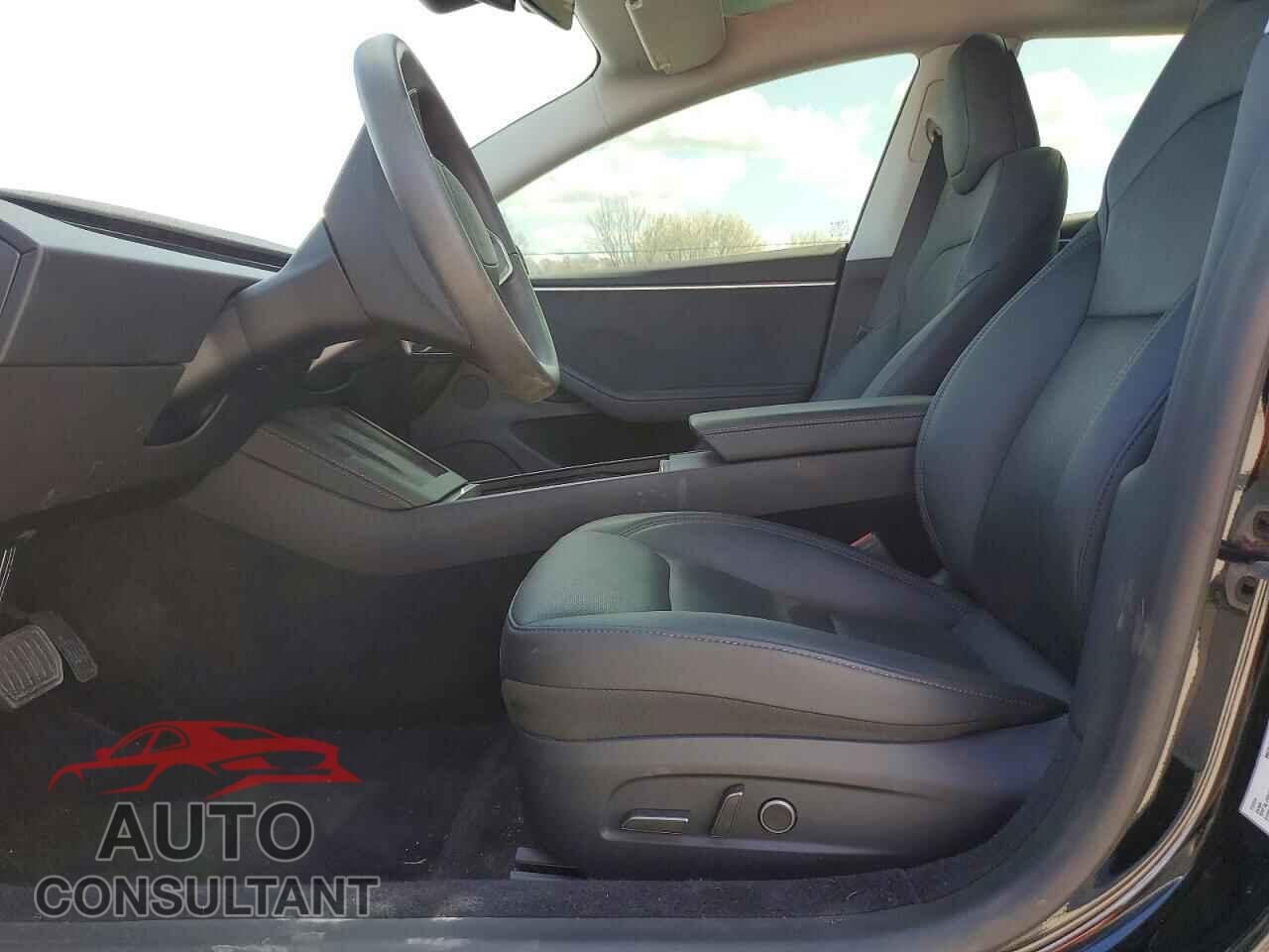 TESLA MODEL 3 2025 - 5YJ3E1EB3SF911586