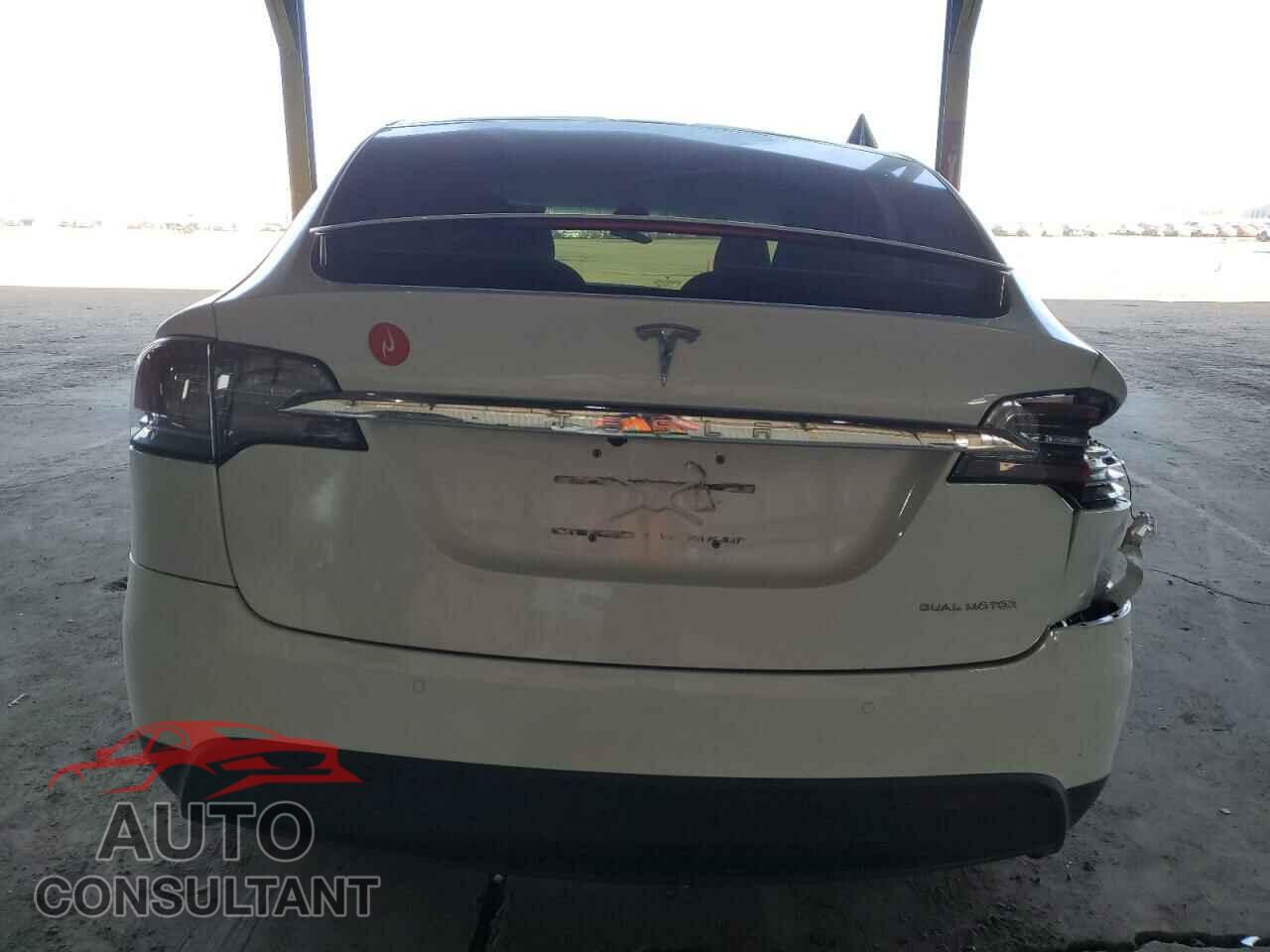 TESLA MODEL X 2021 - 5YJXCBE24MF323356