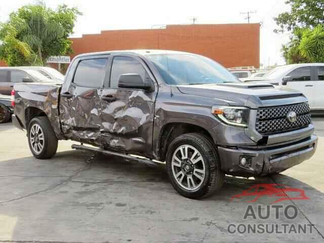 TOYOTA TUNDRA 2019 - 5TFDY5F18KX847382