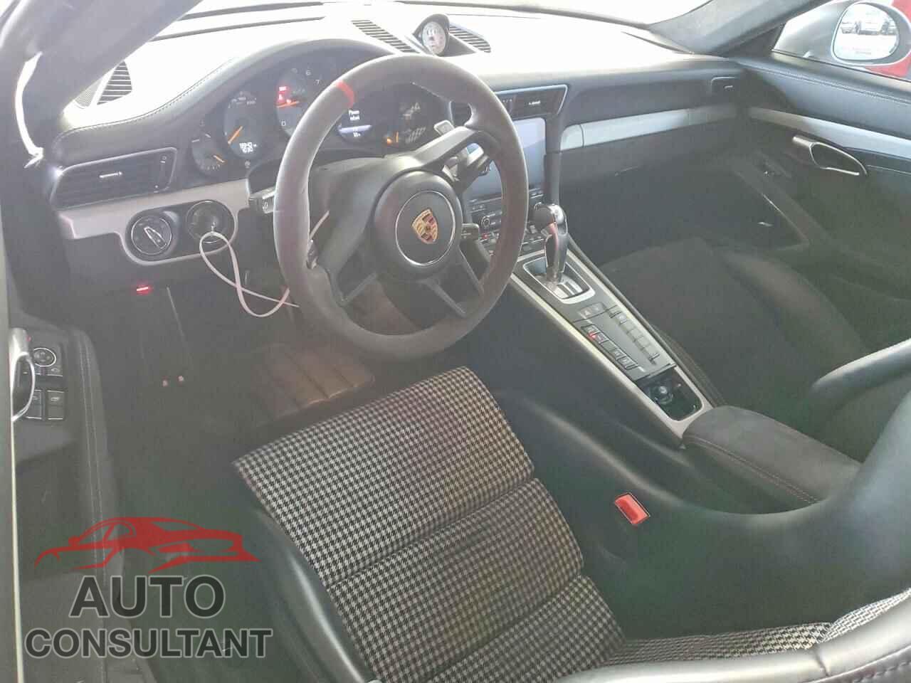 PORSCHE 911 2018 - WP0AC2A93JS175918