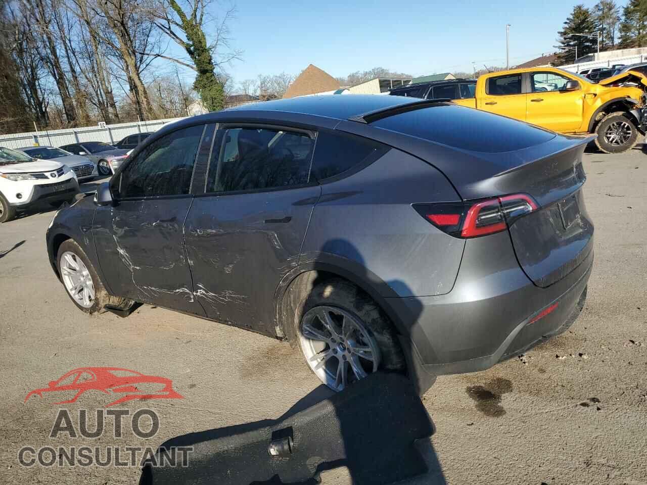 TESLA MODEL Y 2023 - 7SAYGAEEXPF742798