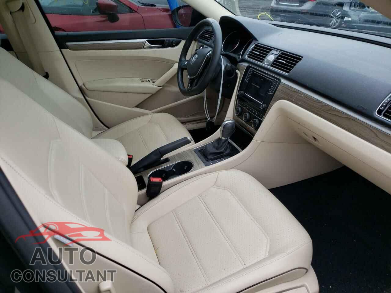 VOLKSWAGEN PASSAT 2017 - 1VWBT7A36HC062866