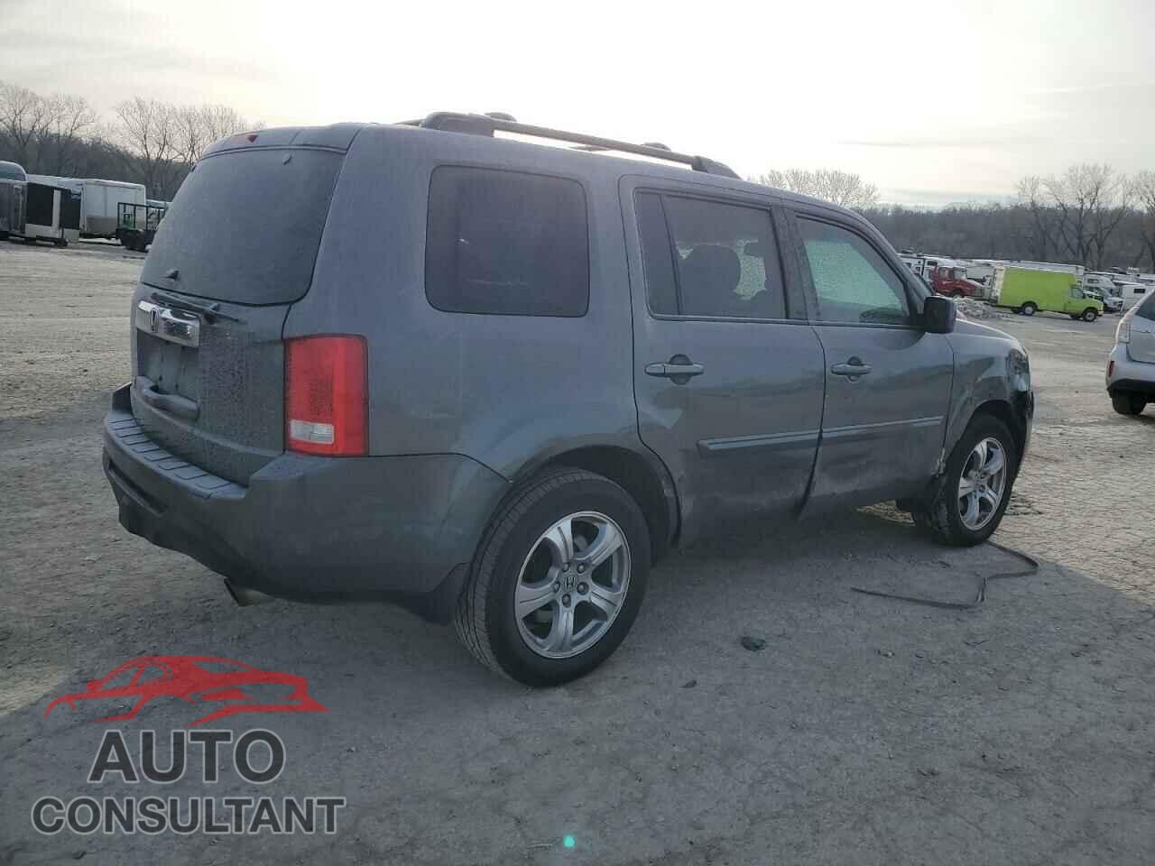 HONDA PILOT 2013 - 5FNYF3H62DB005493