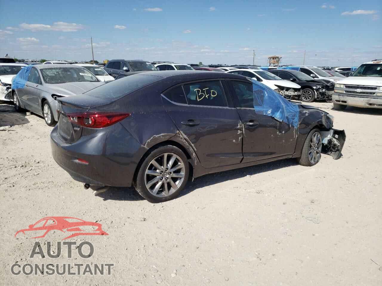 MAZDA 3 2018 - 3MZBN1V34JM242885