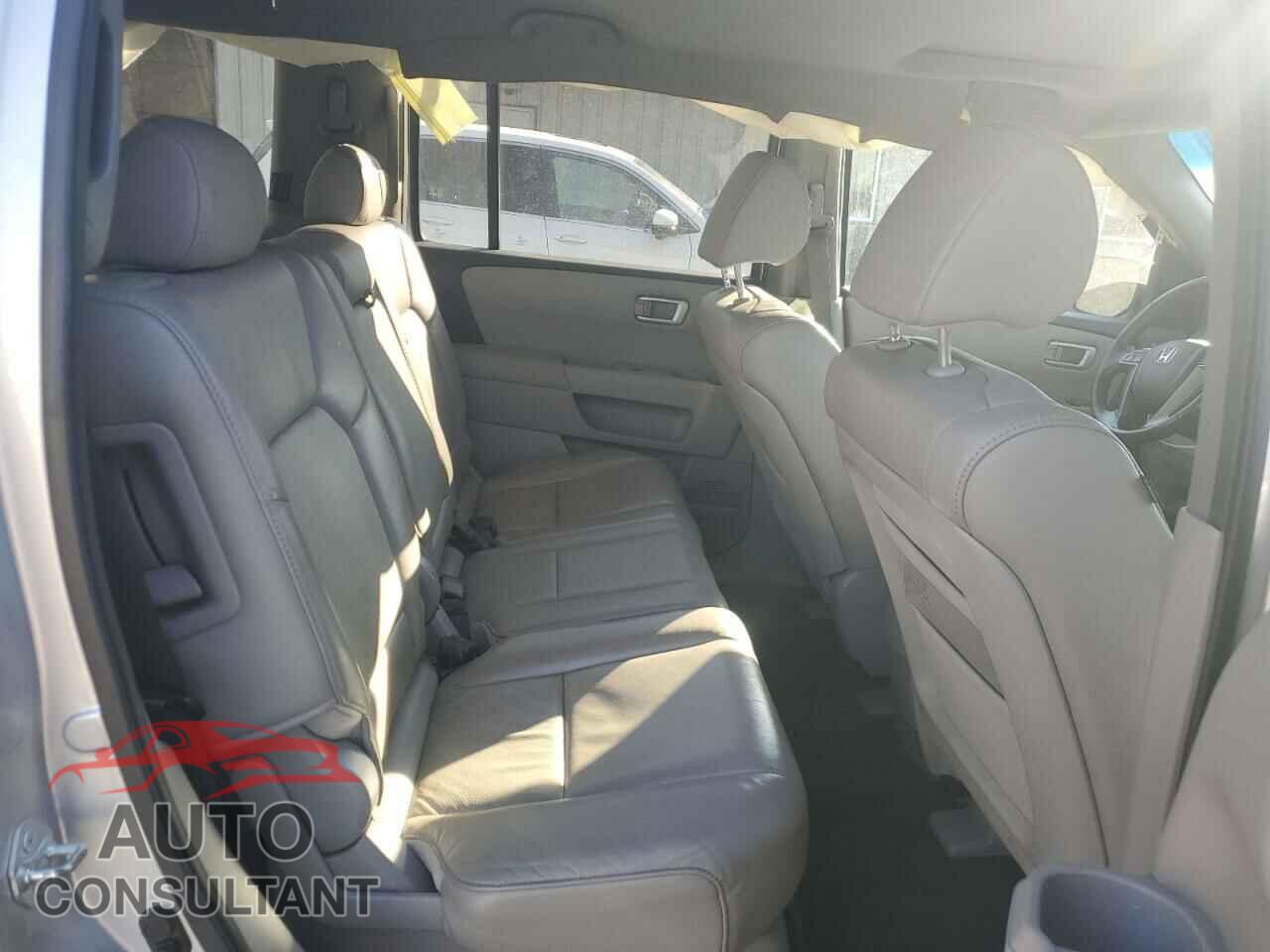 HONDA PILOT 2011 - 5FNYF4H52BB070418