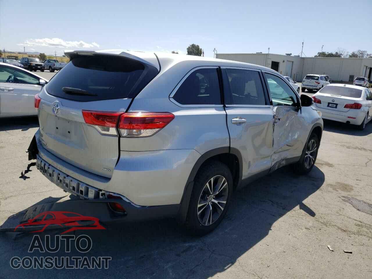 TOYOTA HIGHLANDER 2019 - 5TDBZRFH9KS944962