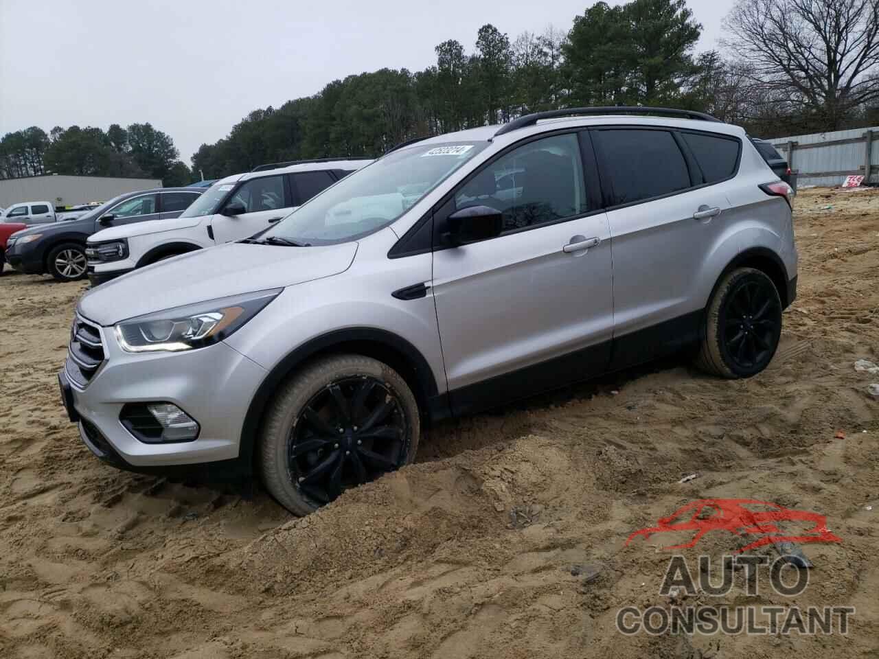 FORD ESCAPE 2017 - 1FMCU0G9XHUB26792