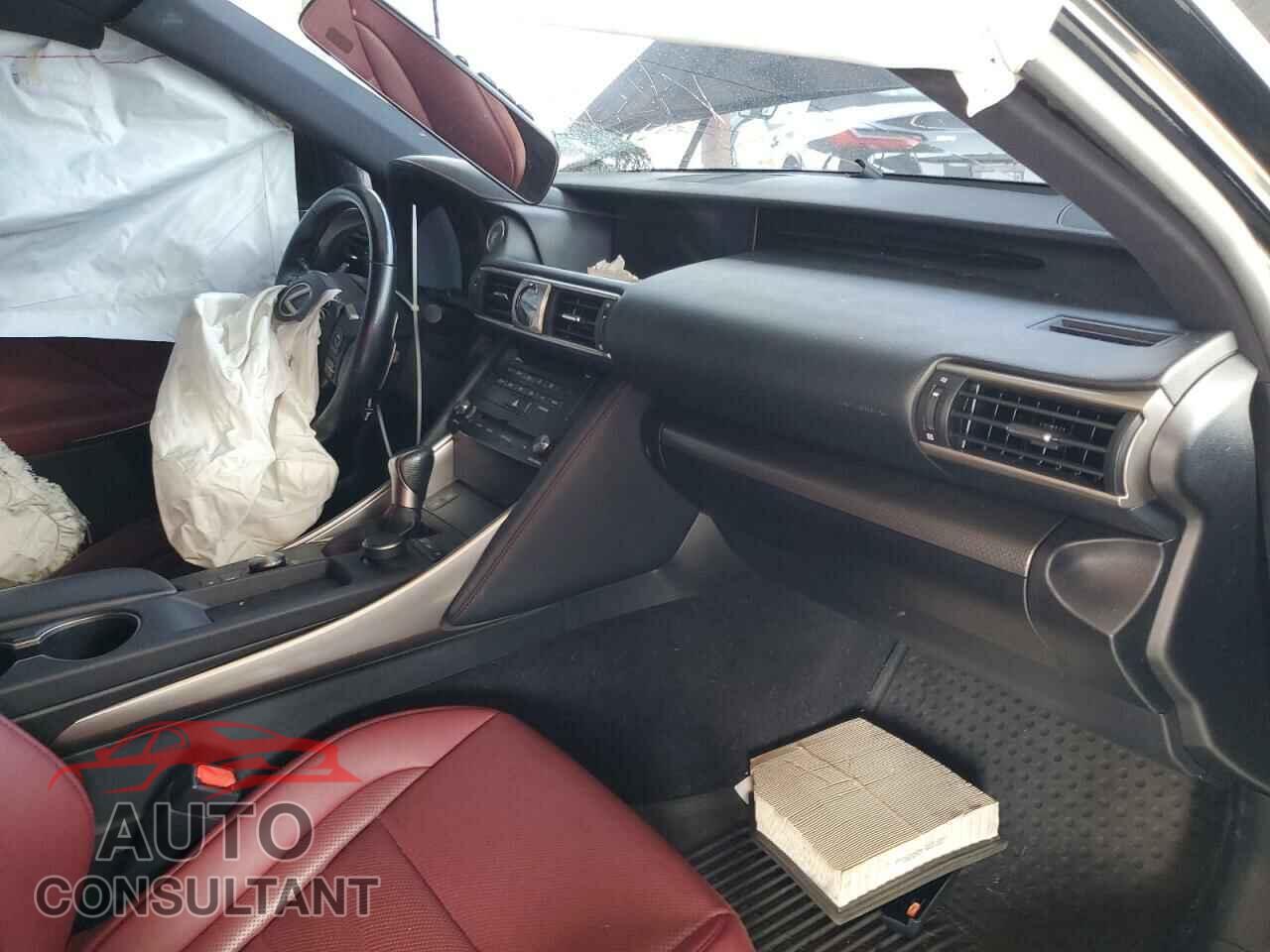 LEXUS IS 2017 - JTHBA1D29H5051453