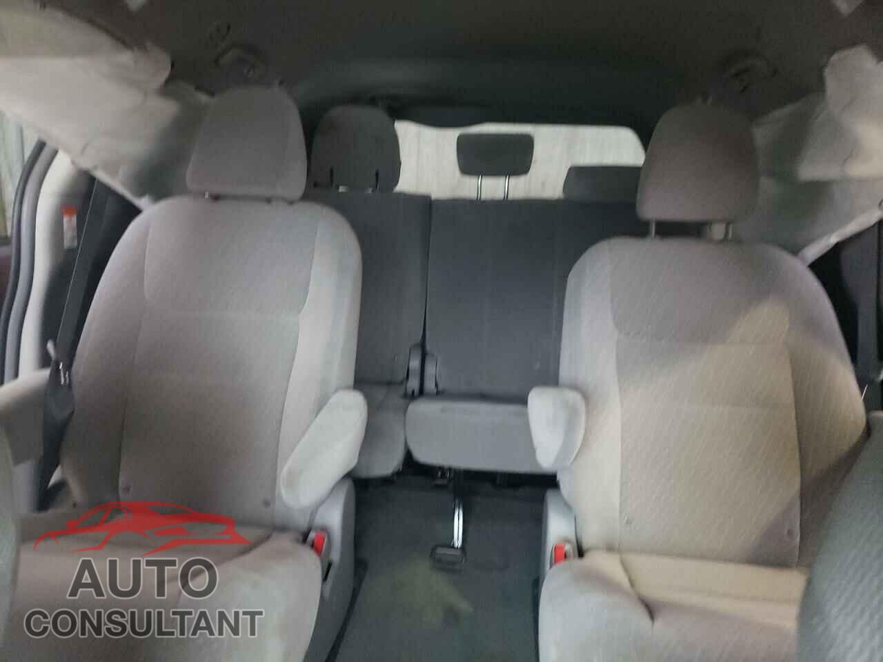 TOYOTA SIENNA 2017 - 5TDJZ3DC2HS187587