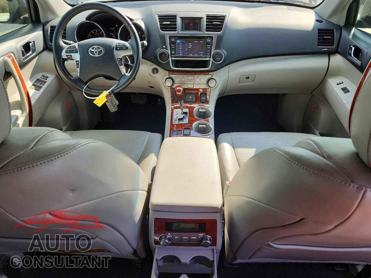 TOYOTA HIGHLANDER 2013 - 5TDYK3EH8DS104963