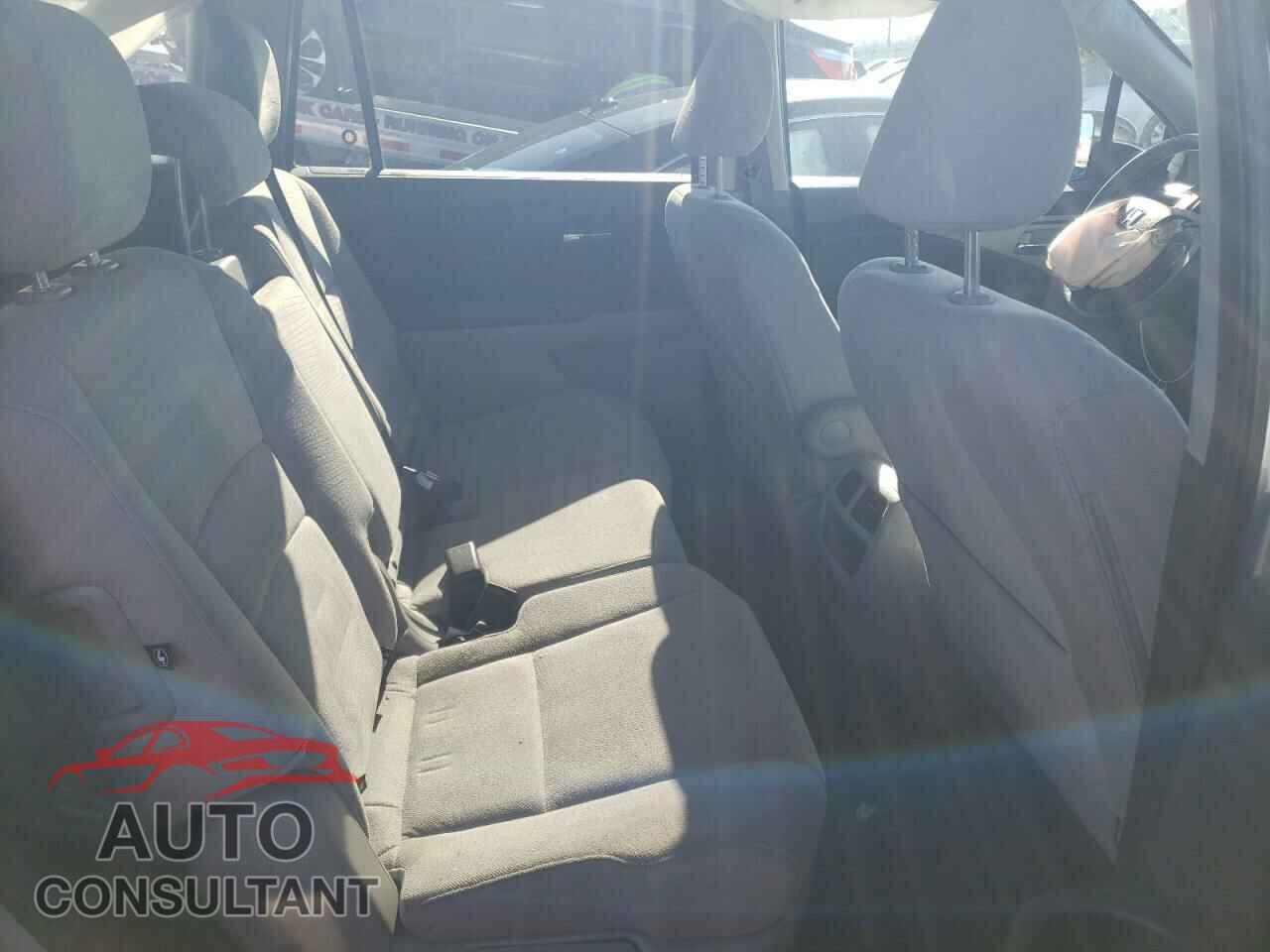 HONDA PILOT 2018 - 5FNYF6H32JB041770