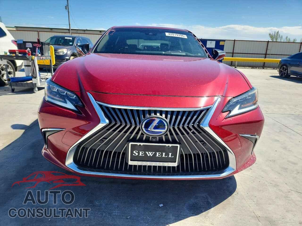 LEXUS ES300 2019 - JTHB21B12K2045218