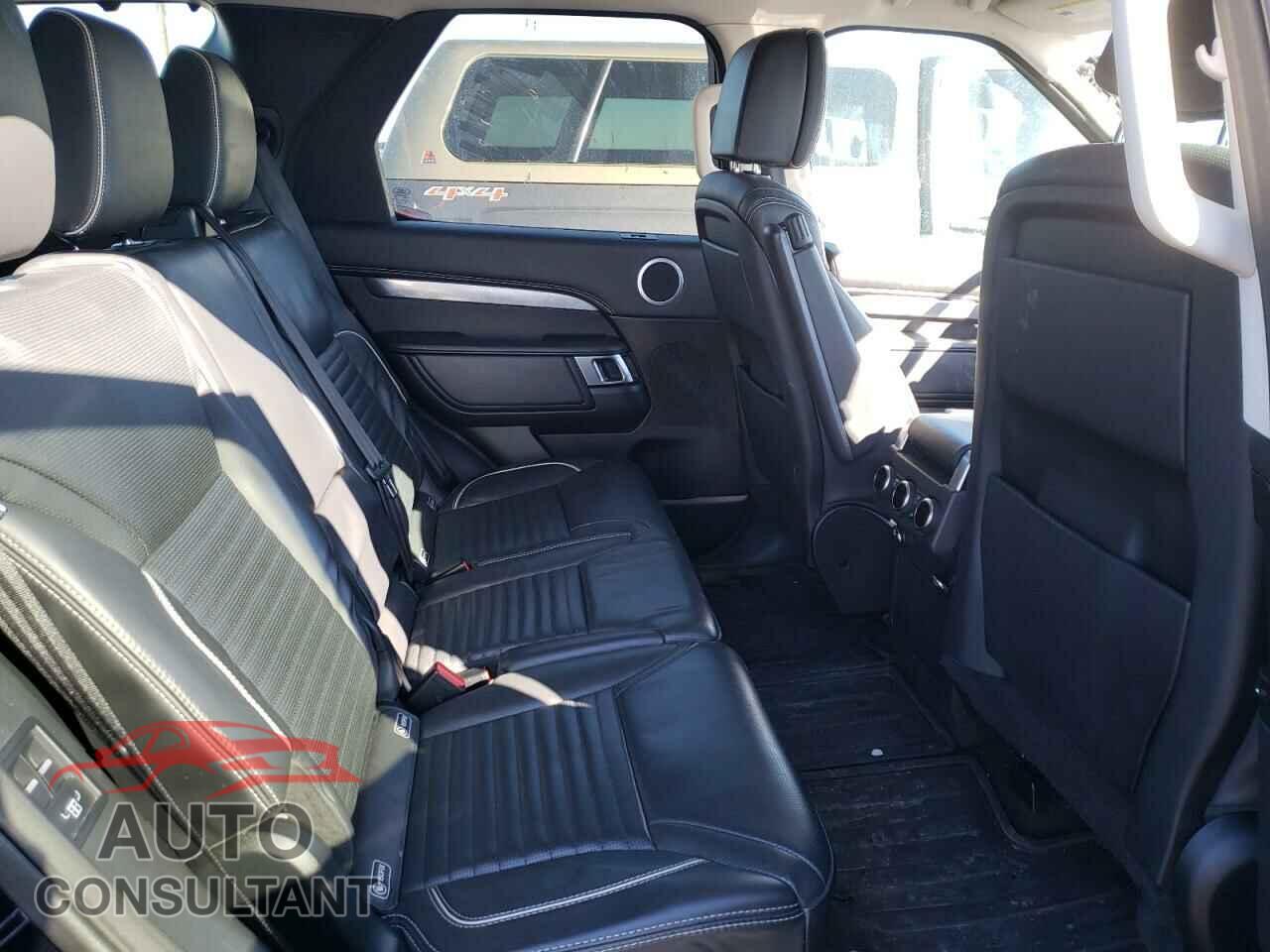 LAND ROVER DISCOVERY 2017 - SALRTBBV6HA013885