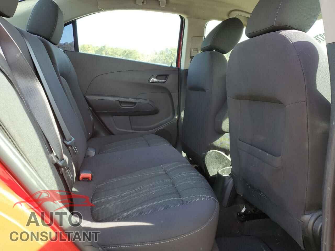 CHEVROLET SONIC 2015 - 1G1JC5SH3F4133678